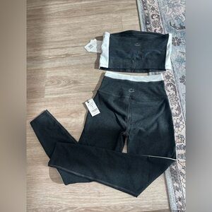 Beyond Yoga - Set (Leggings AND tube top) - Size SMALL